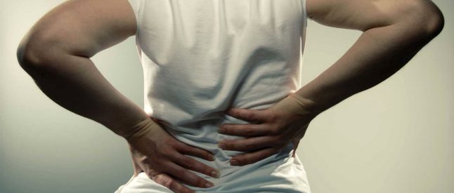 Даже если боль слабо выражена, не стоит заниматься самолечением, чтобы не спровоцировать ухудшение состояния